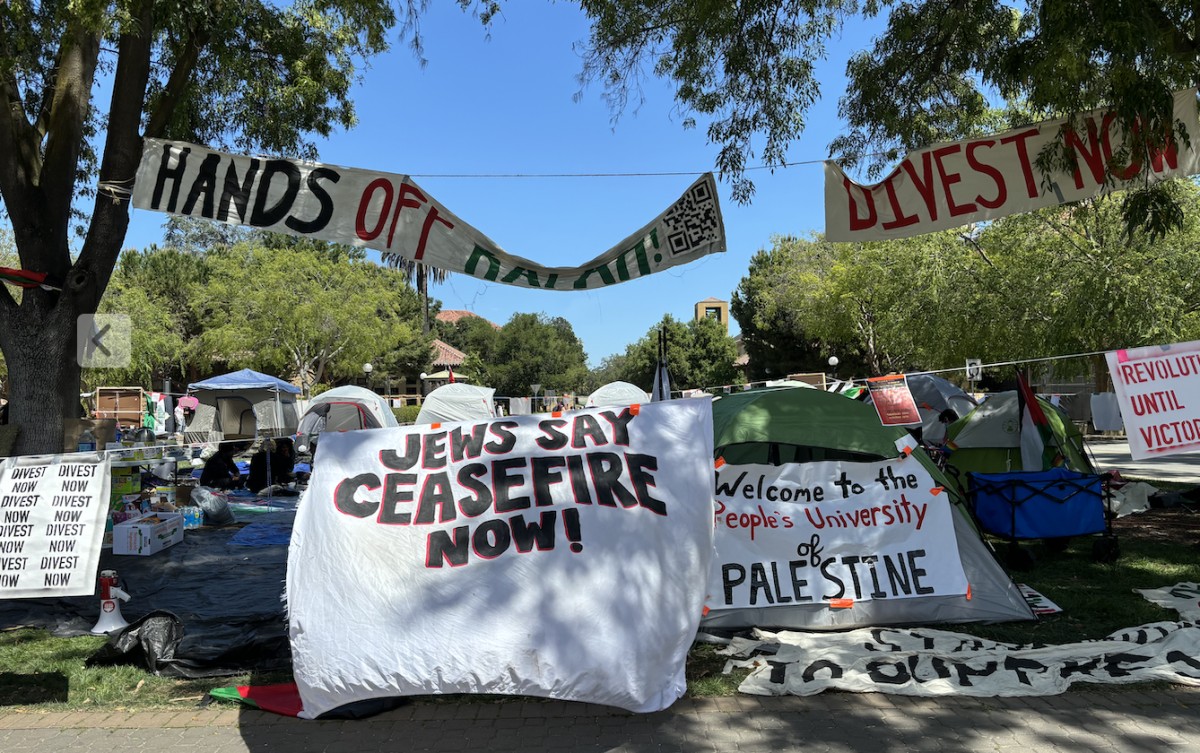 On Thursday, April 25th, the Stanford Against Apartheid in Palestine (SAAP) formed their encampment.